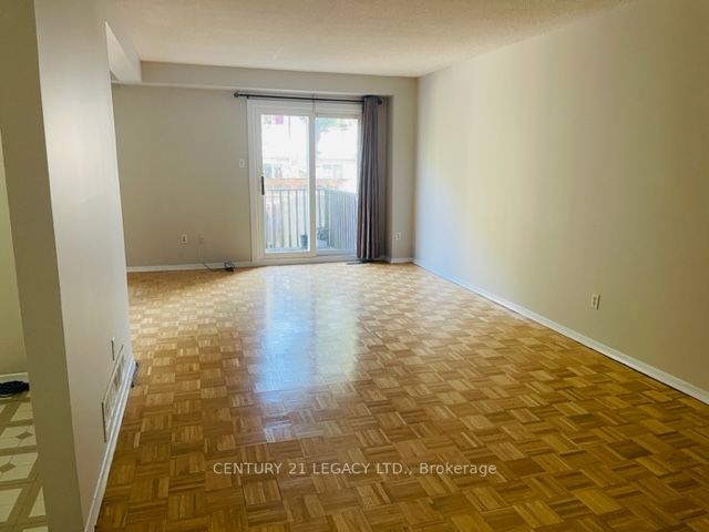 65 Bradstone Sq