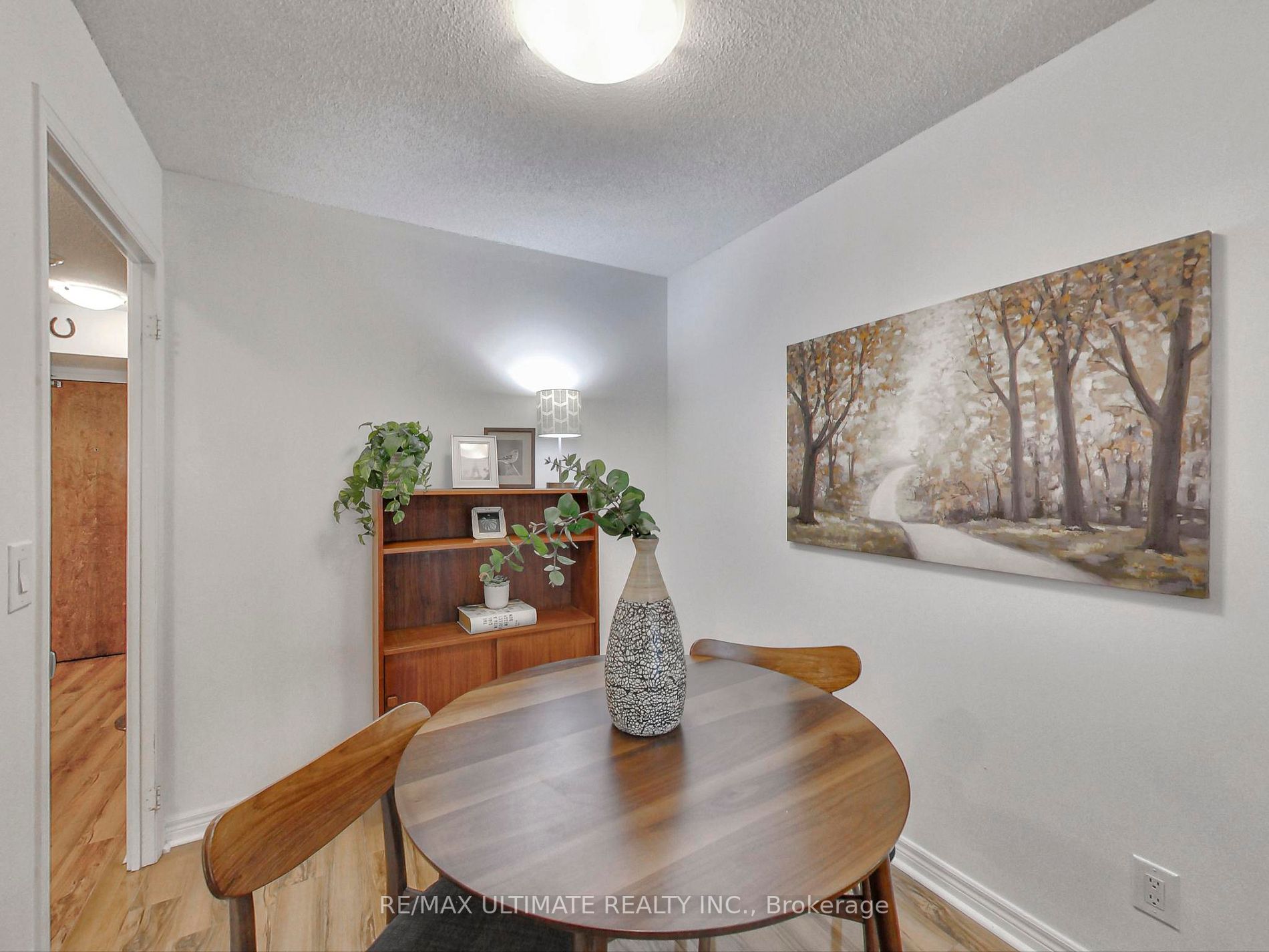 60 Fairfax Cres, #222