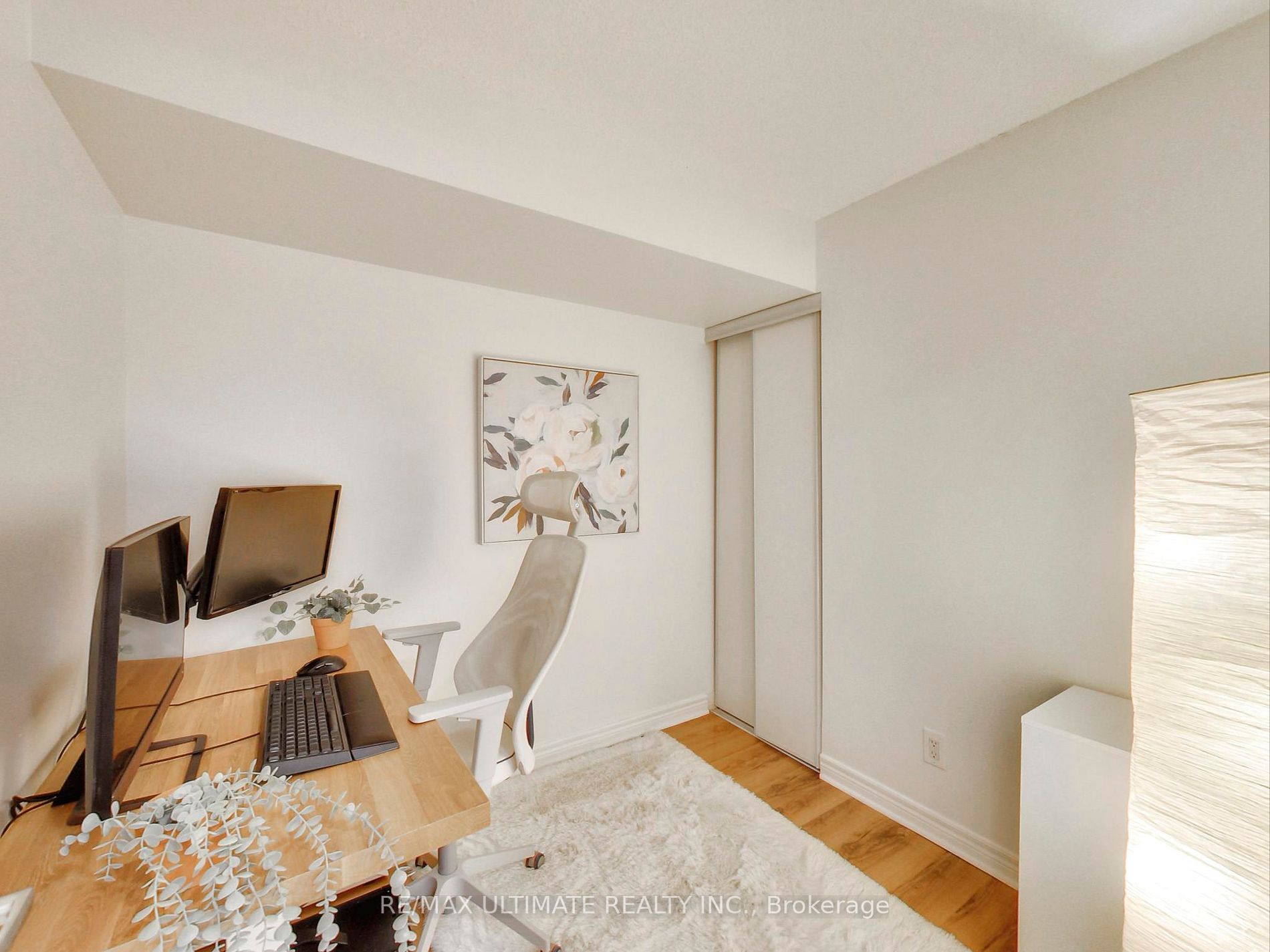 60 Fairfax Cres, #222