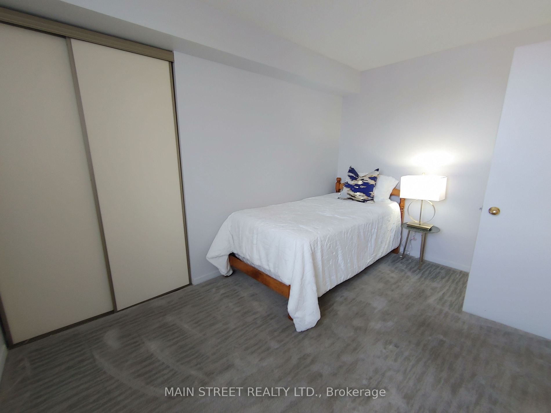 15 Sewells Rd, #302
