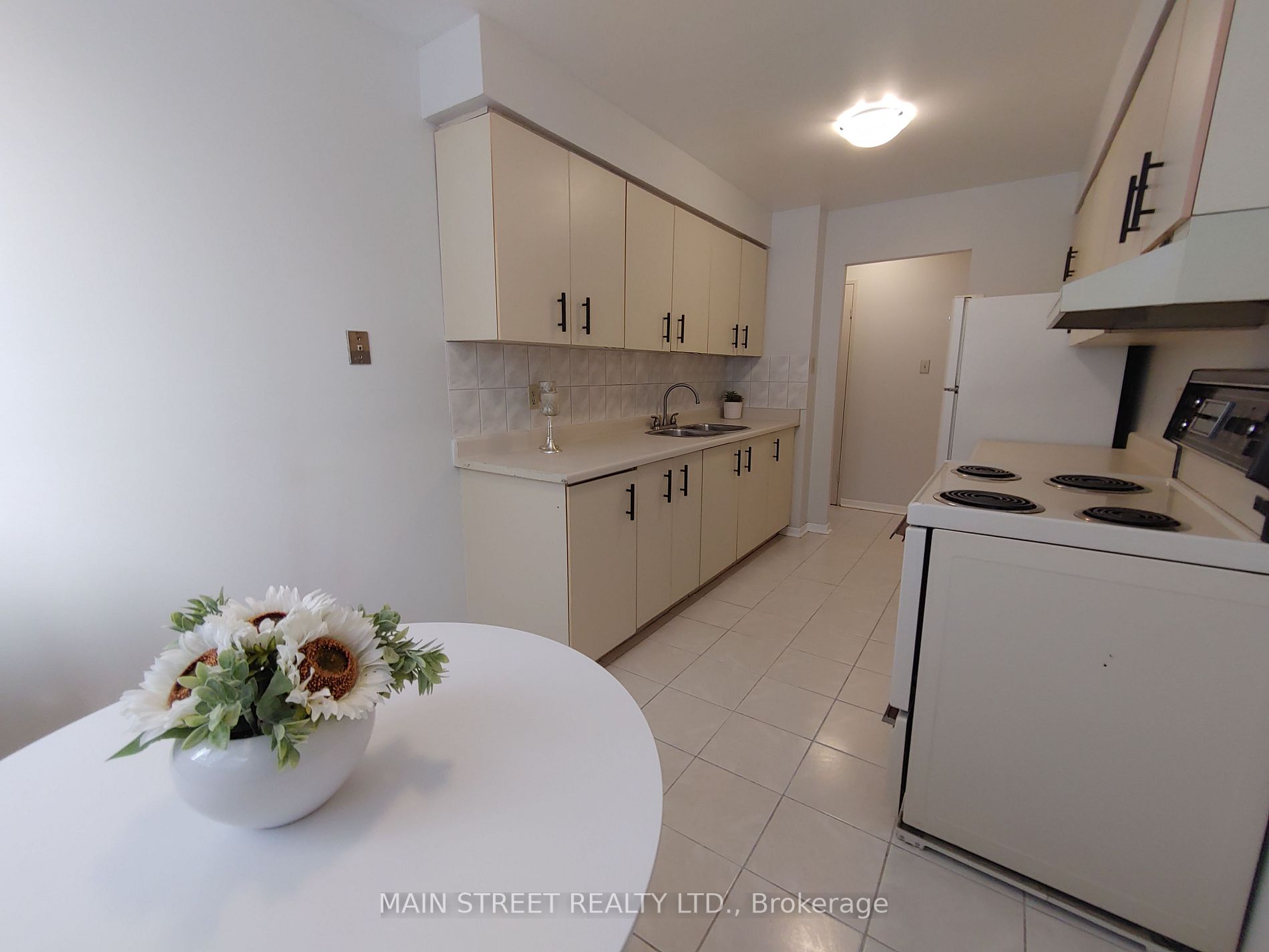 15 Sewells Rd, #302