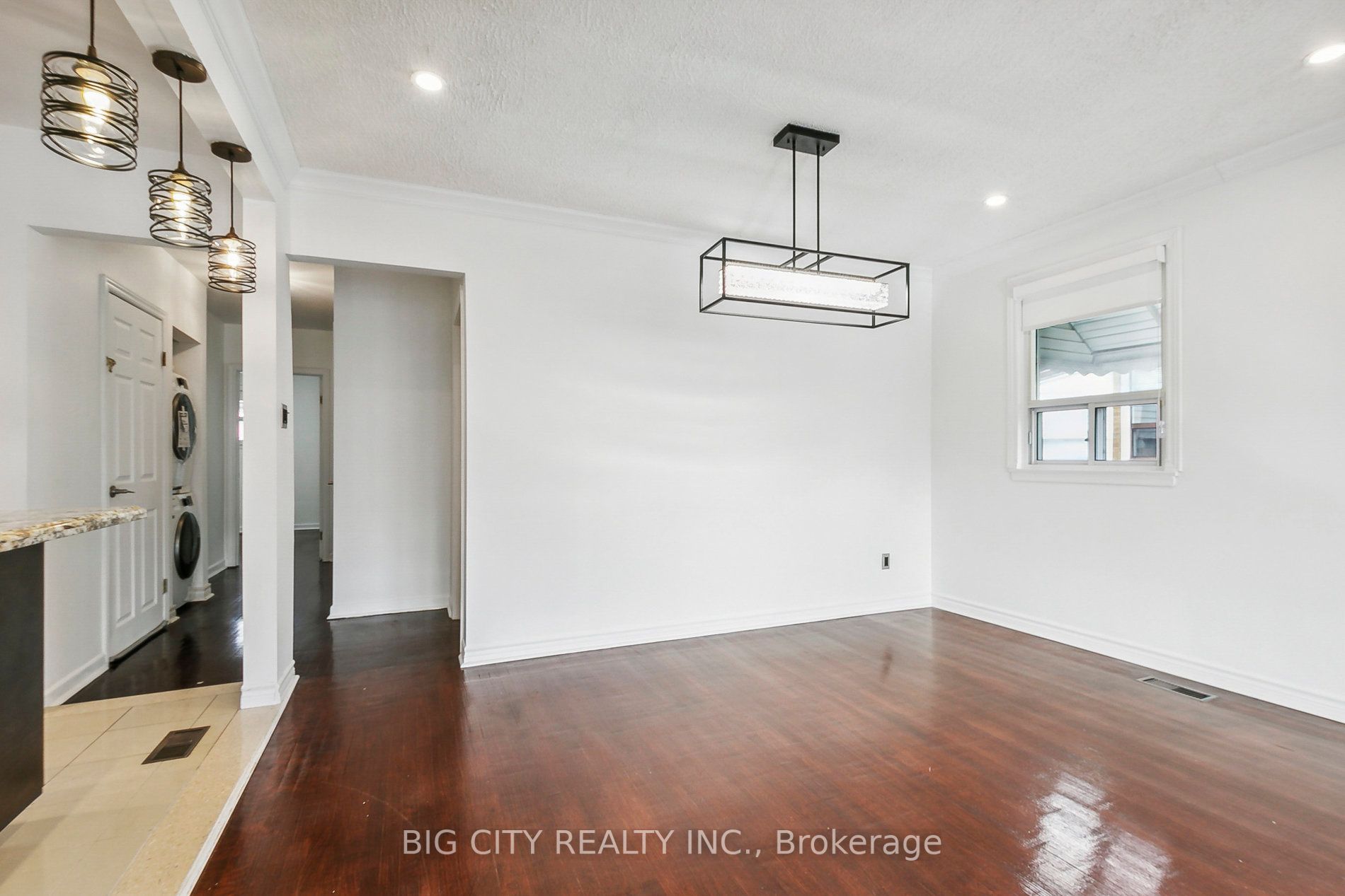 27 Romulus Dr, #Upper