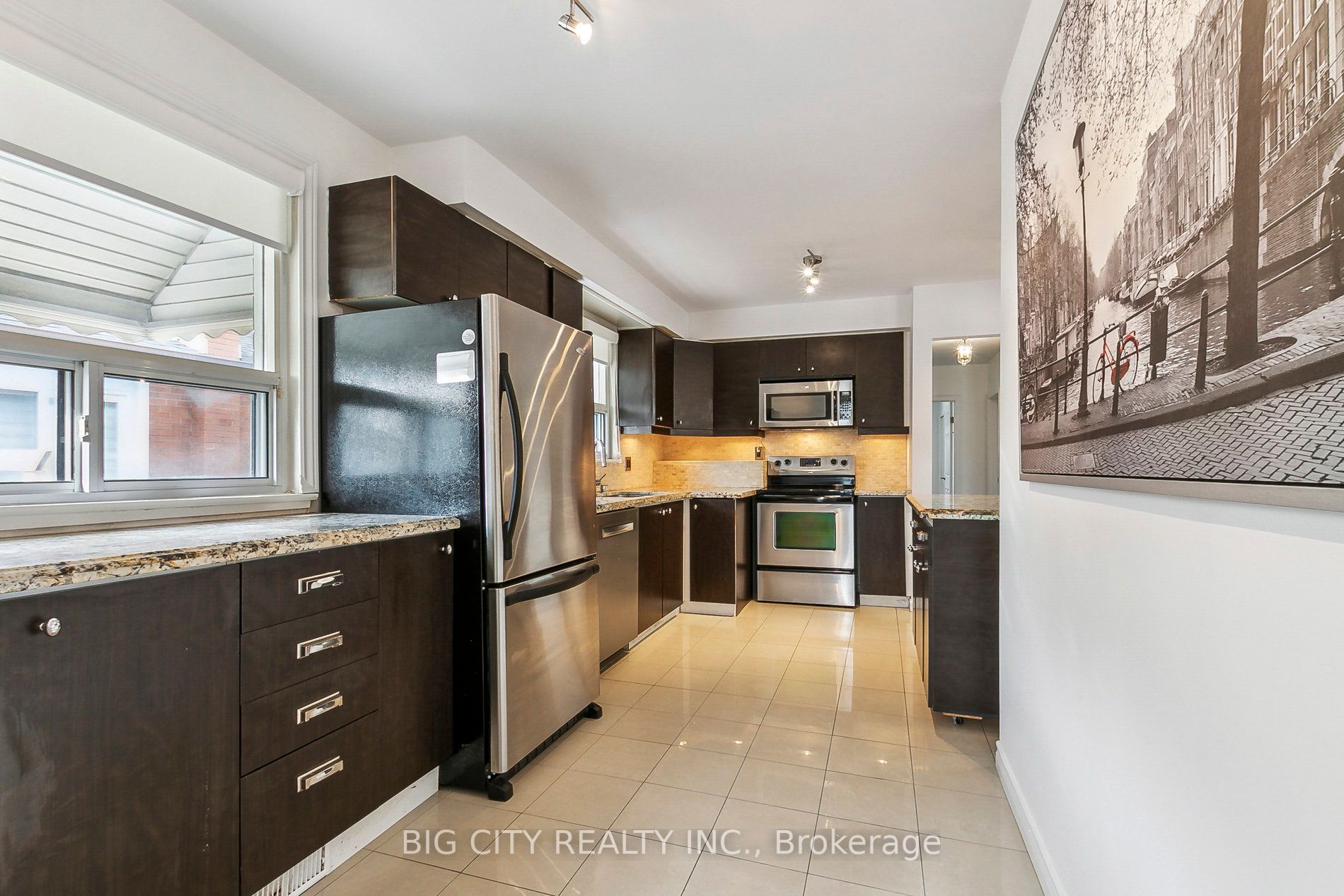 27 Romulus Dr, #Upper