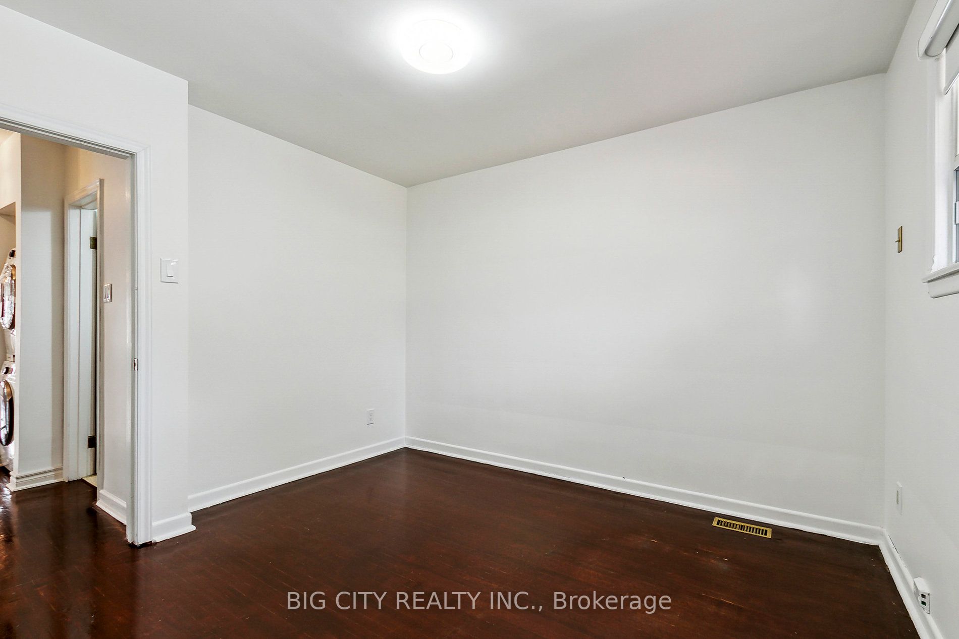 27 Romulus Dr, #Upper