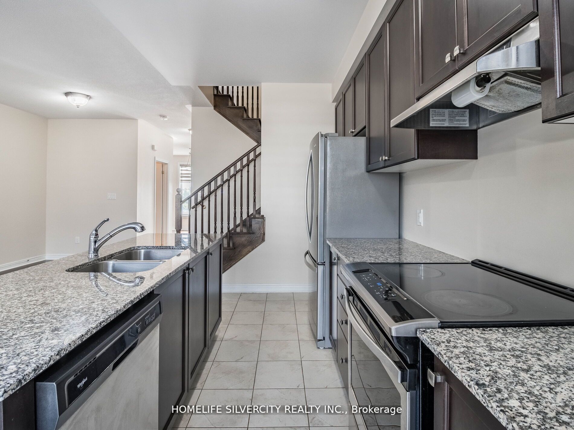 1183 Cactus Cres