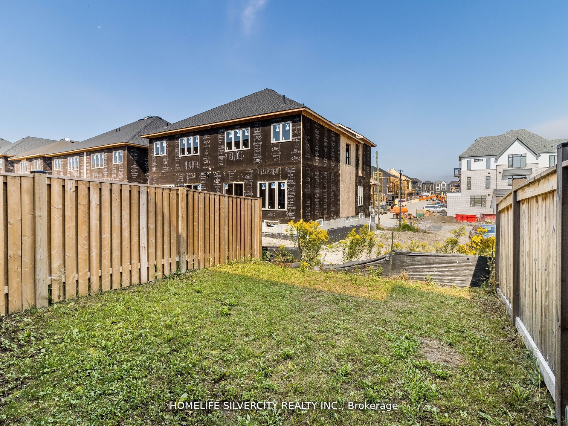 1183 Cactus Cres