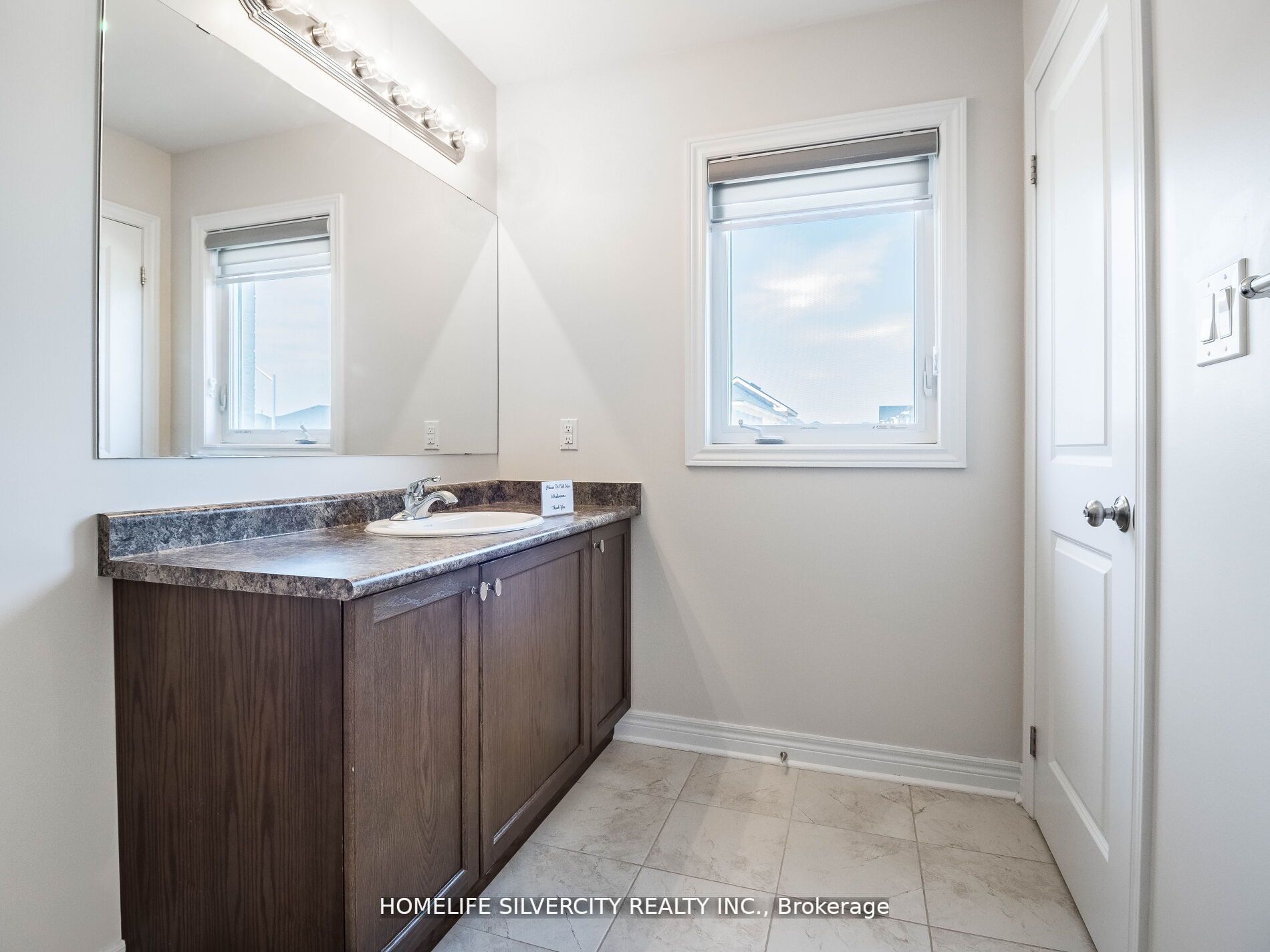 1183 Cactus Cres