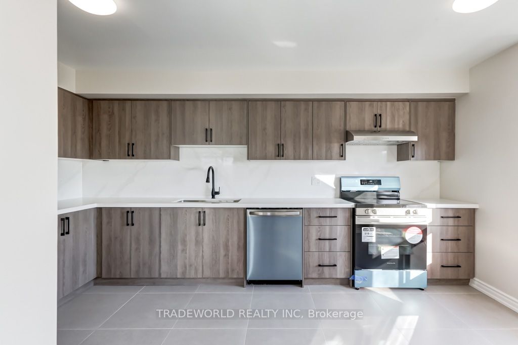 1 Reidmount Ave, #1003