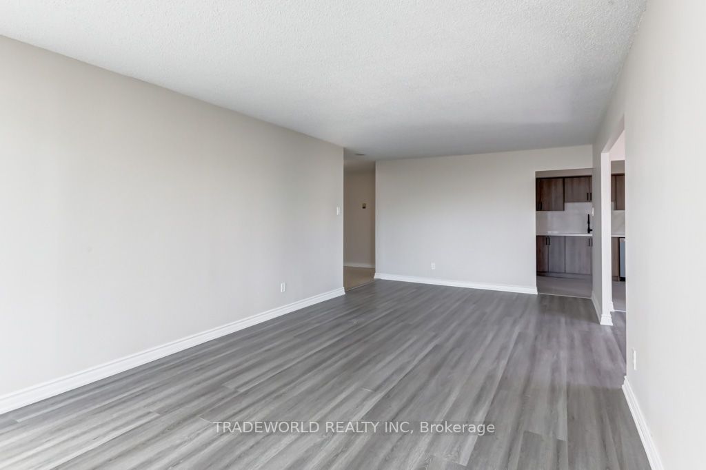 1 Reidmount Ave, #1003