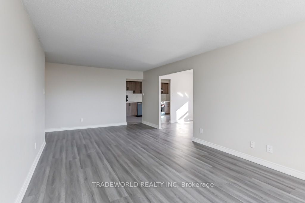 1 Reidmount Ave, #1003