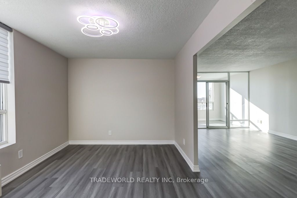 1 Reidmount Ave, #1003