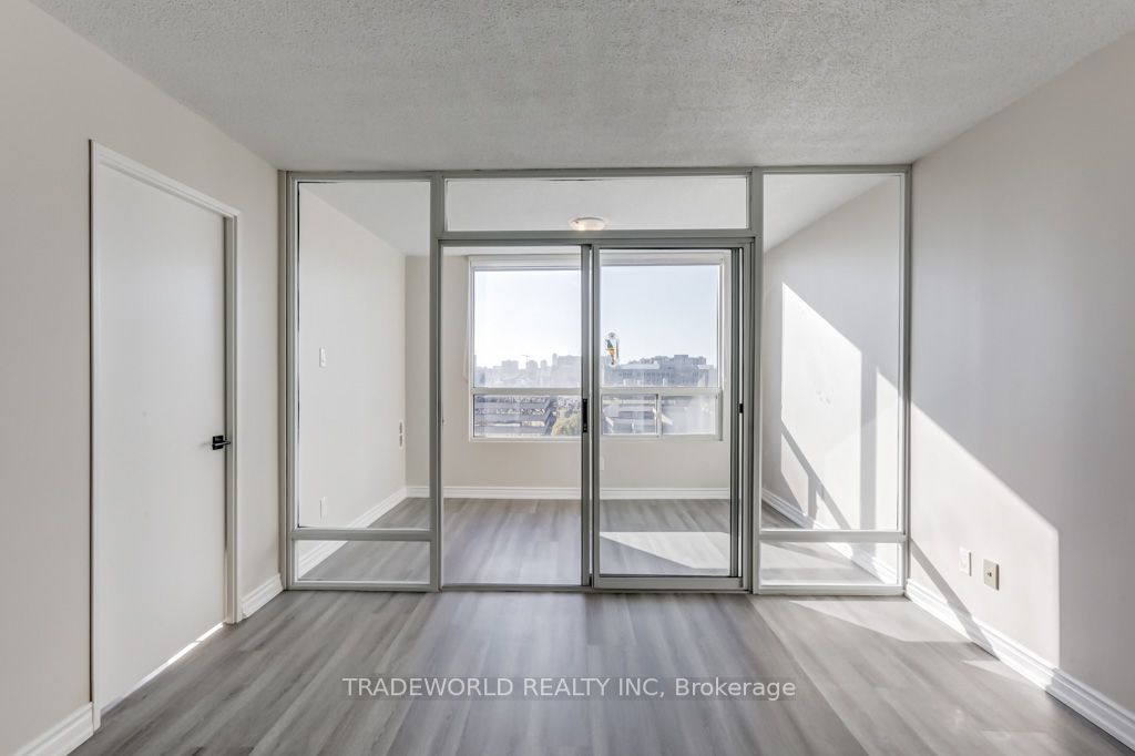 1 Reidmount Ave, #1003