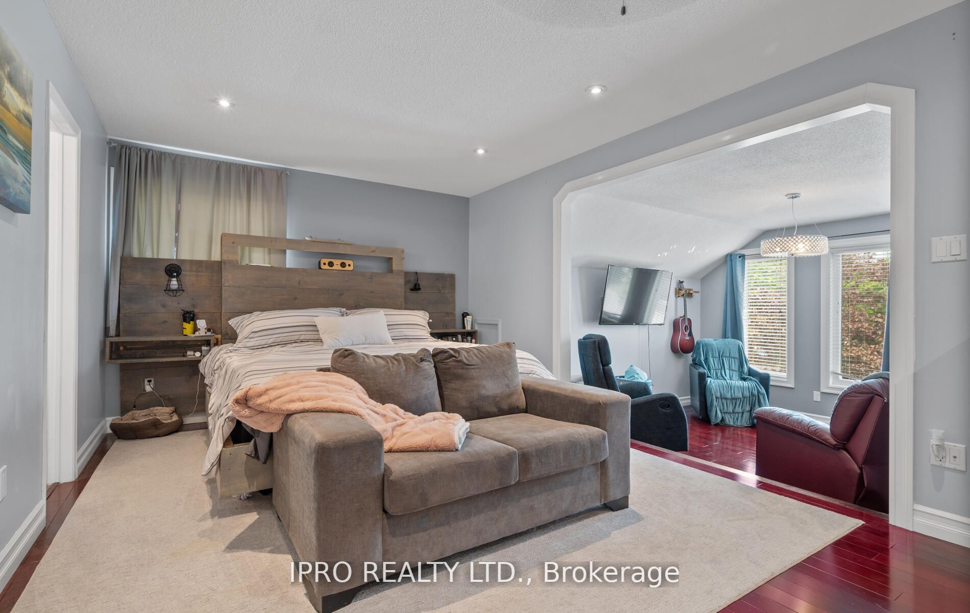 10 Mayflower St