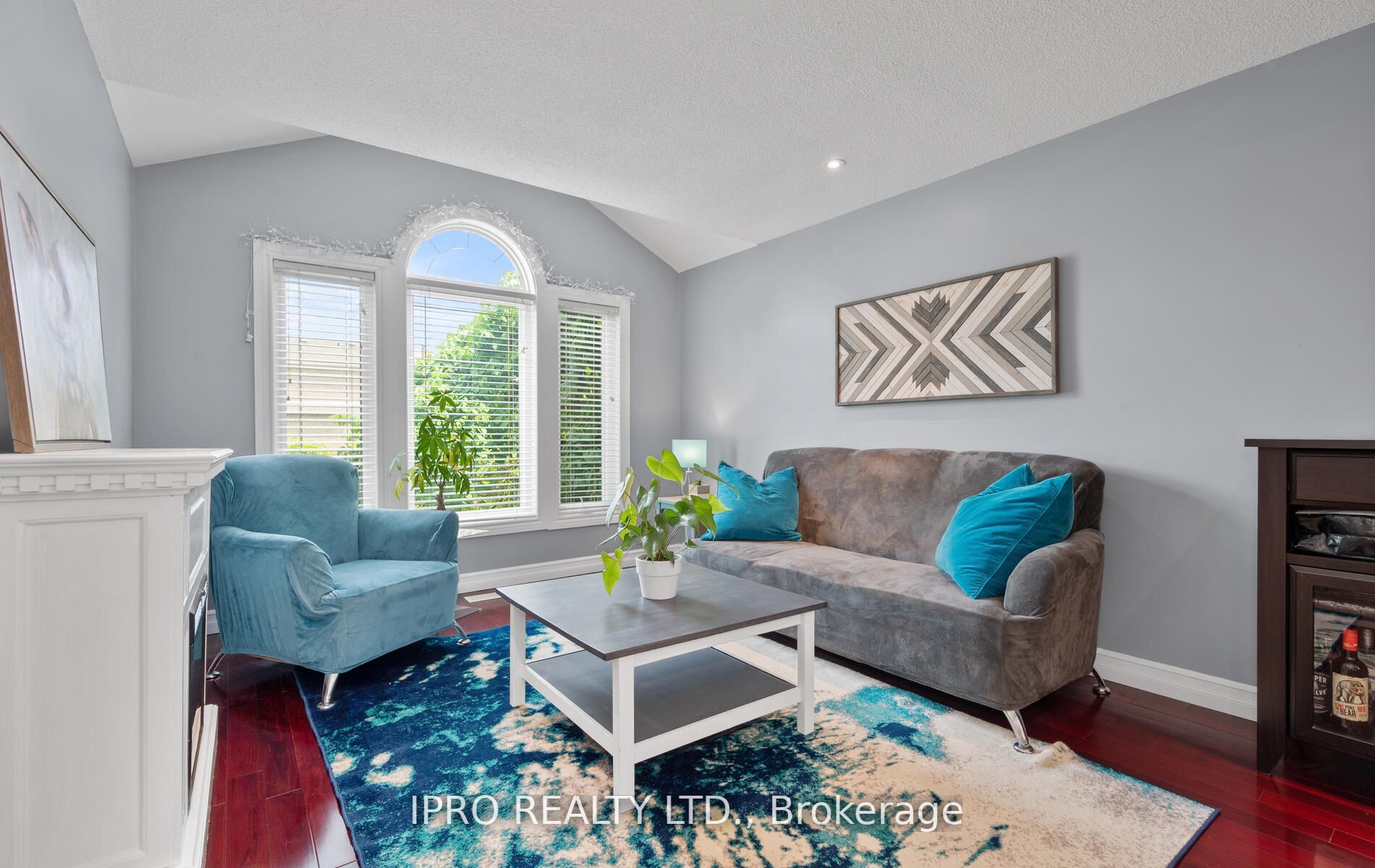 10 Mayflower St