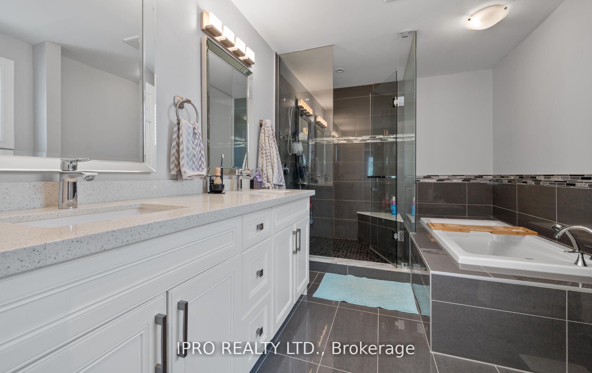 10 Mayflower St