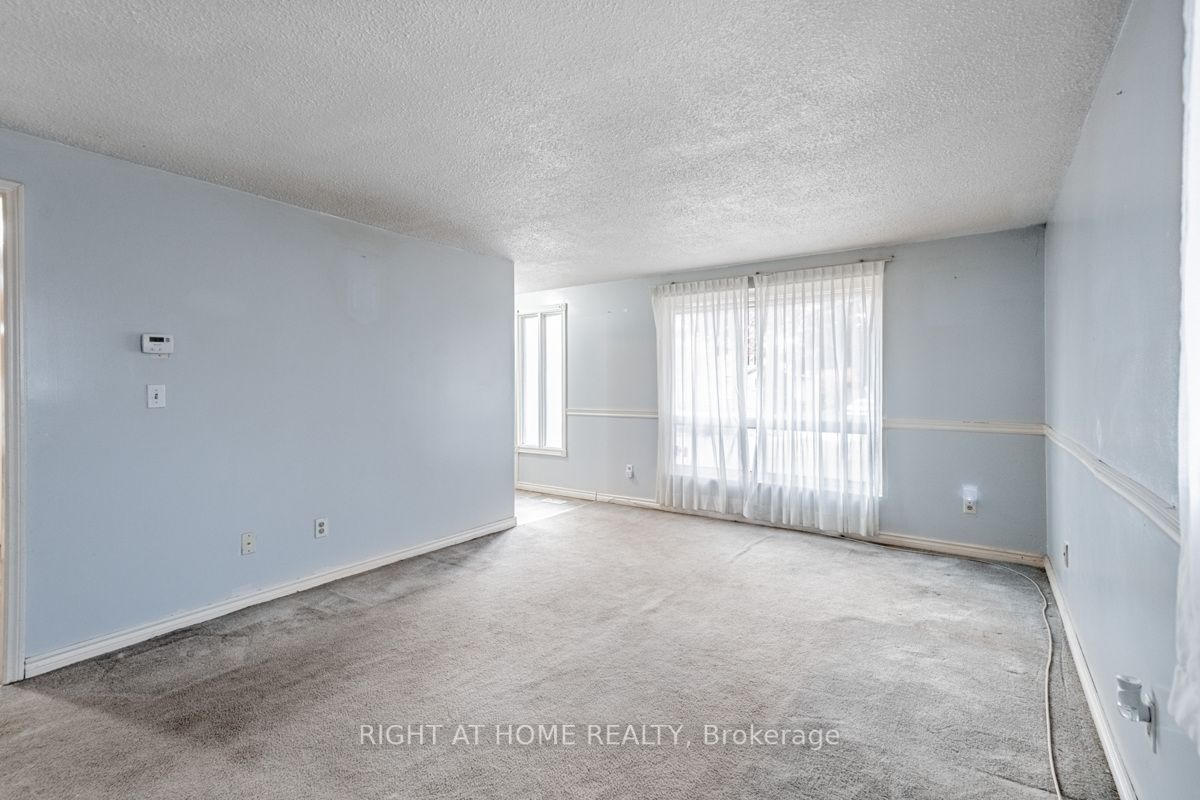 741 Downview Cres