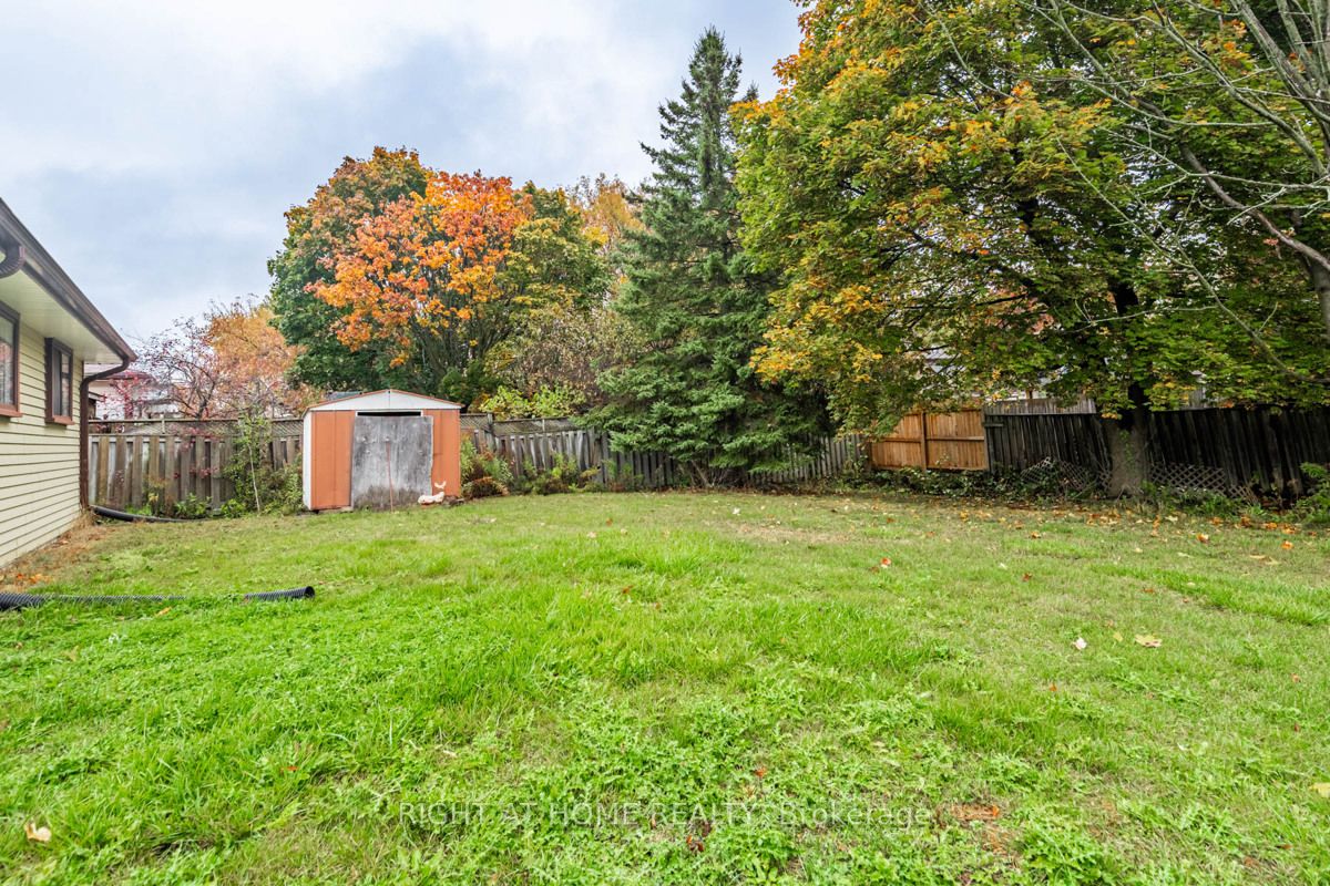 741 Downview Cres