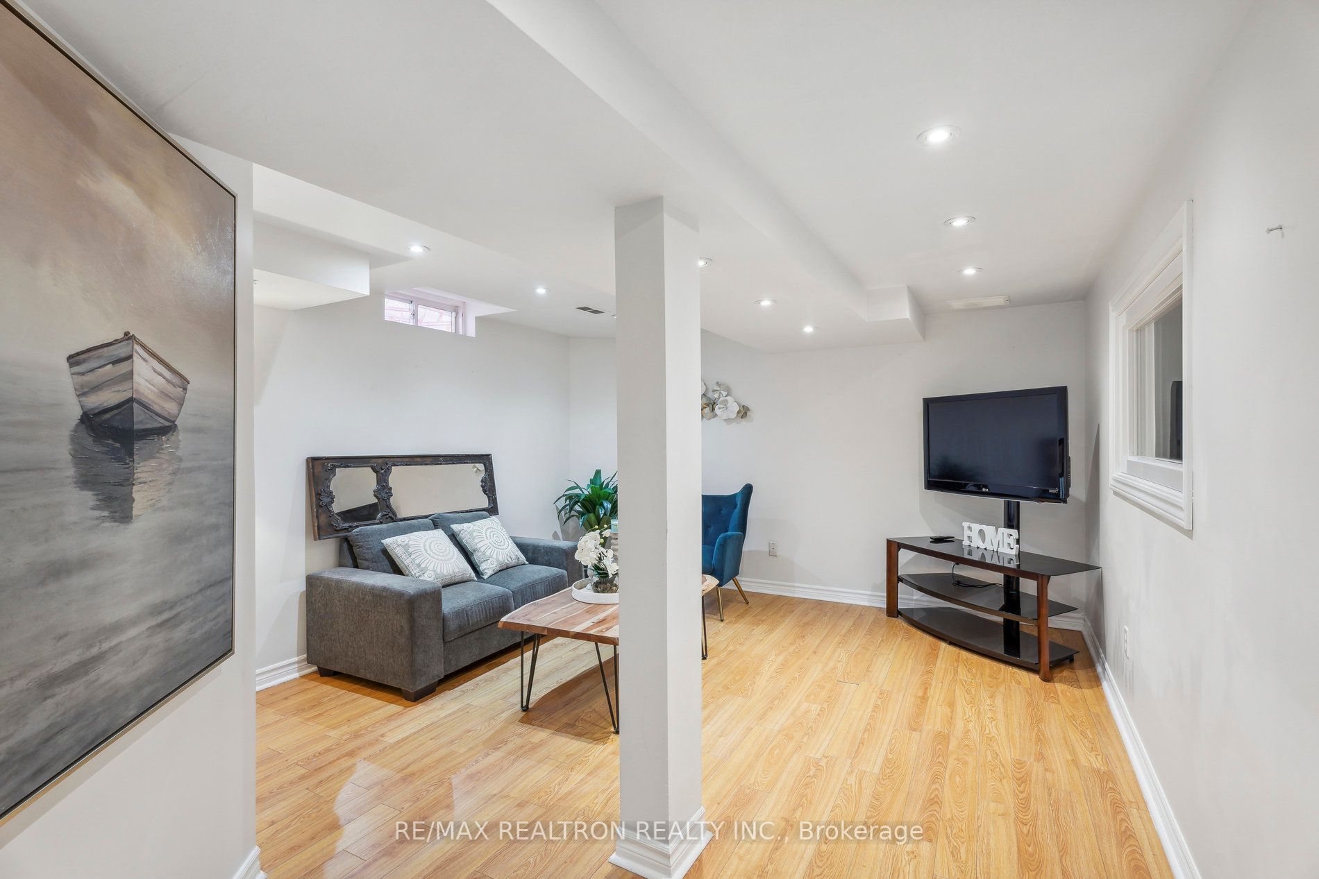 72 Rampart Cres
