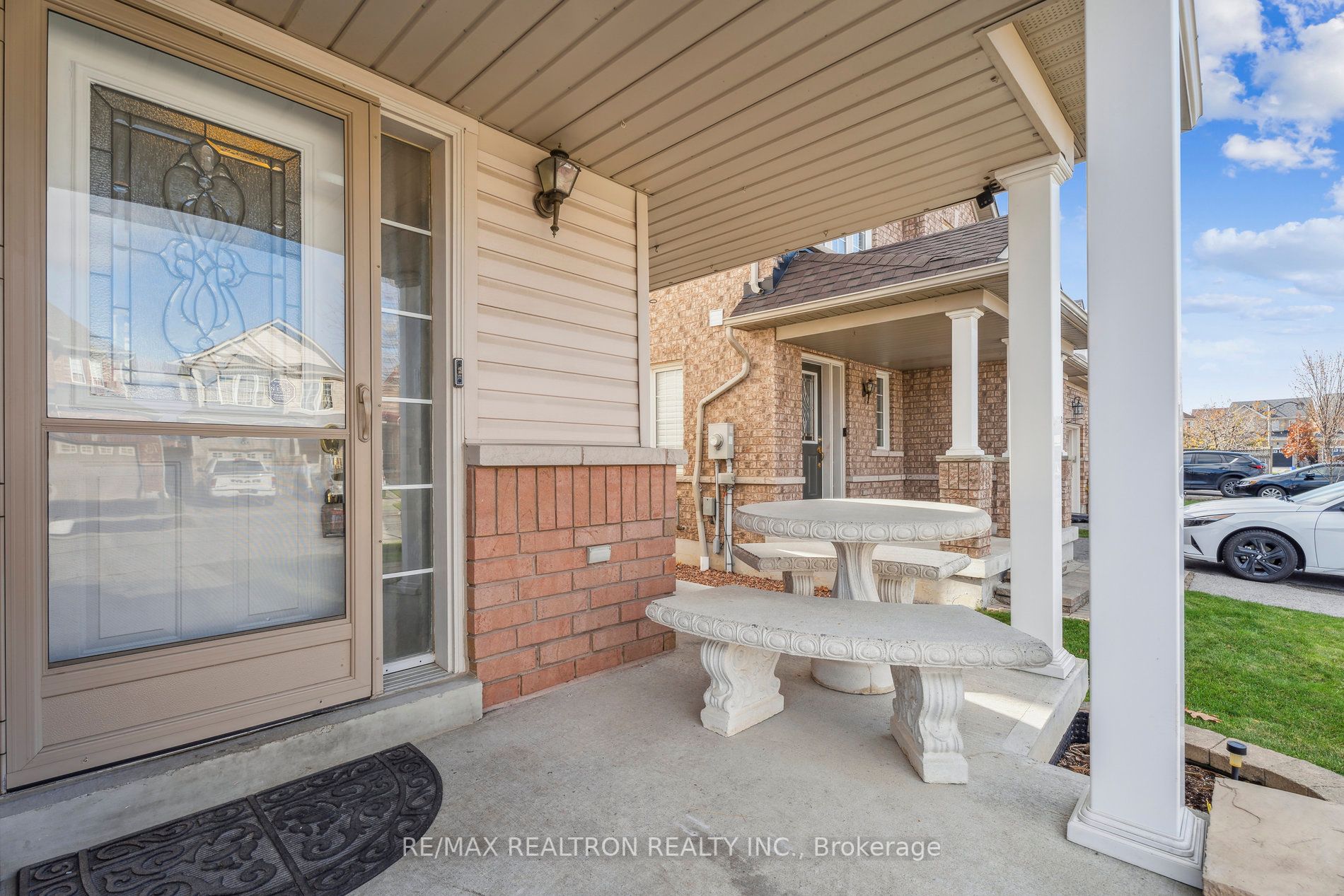 72 Rampart Cres
