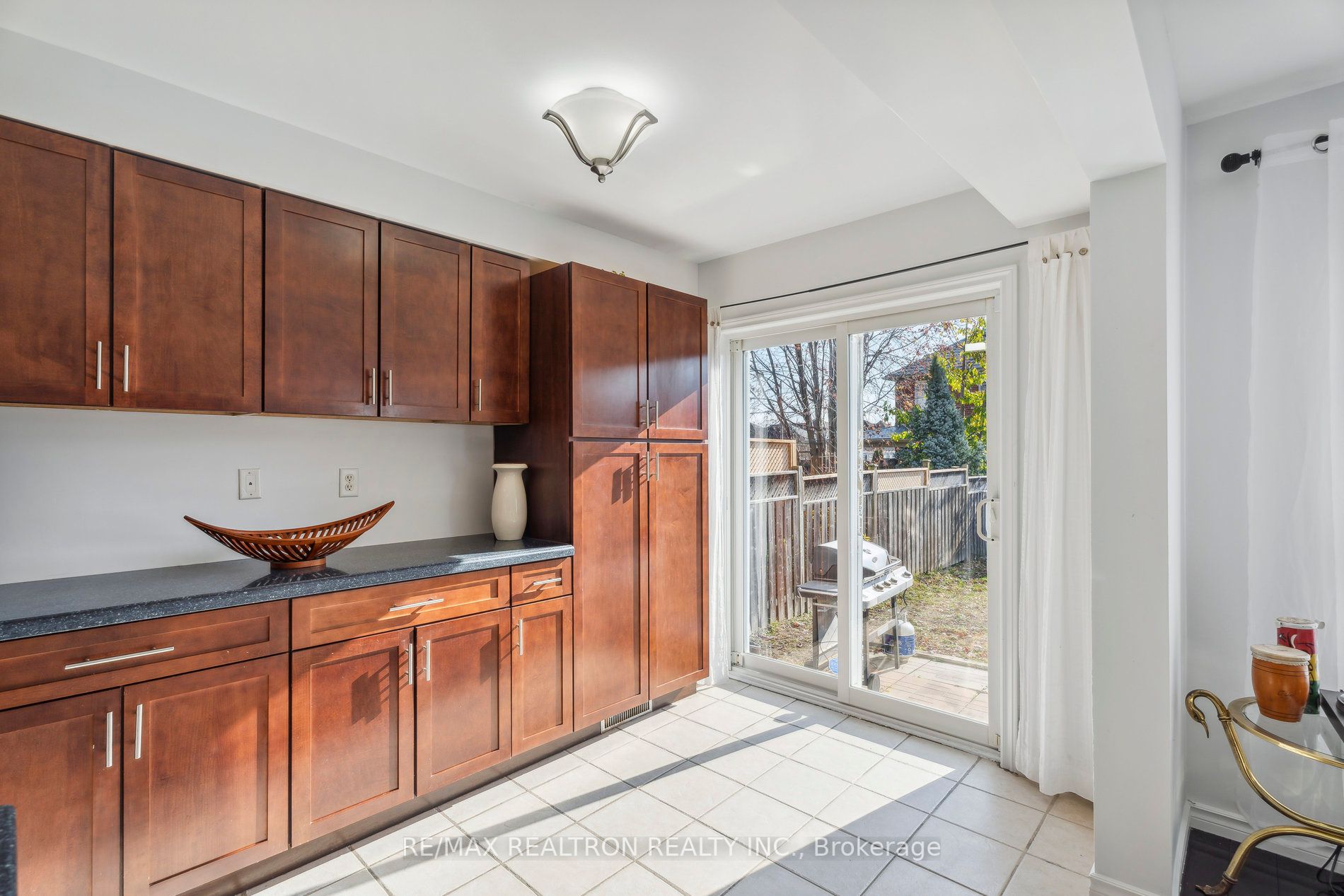 72 Rampart Cres