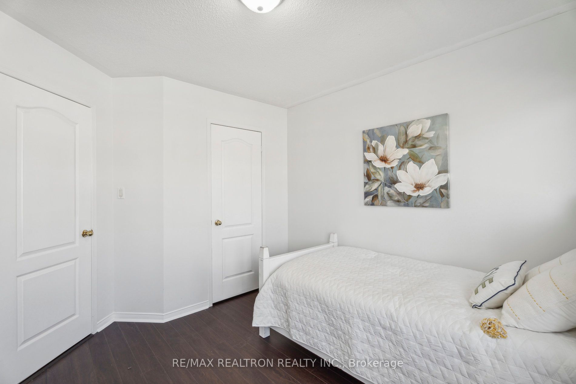 72 Rampart Cres