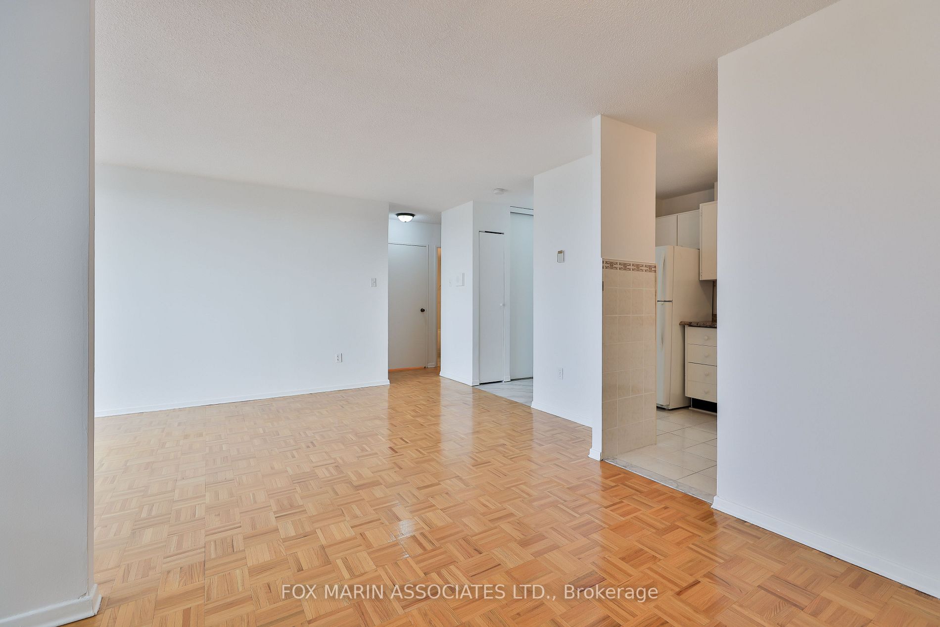 15 Torrance Rd, #905