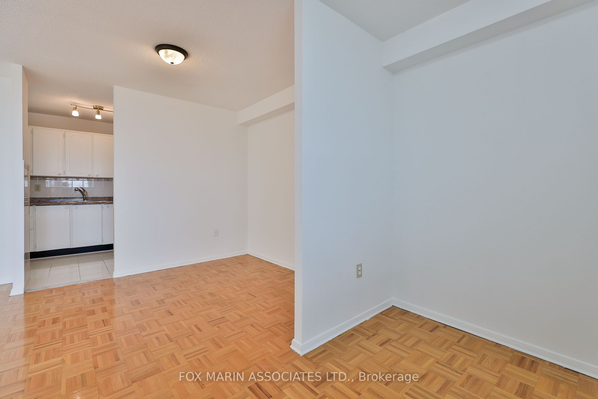 15 Torrance Rd, #905