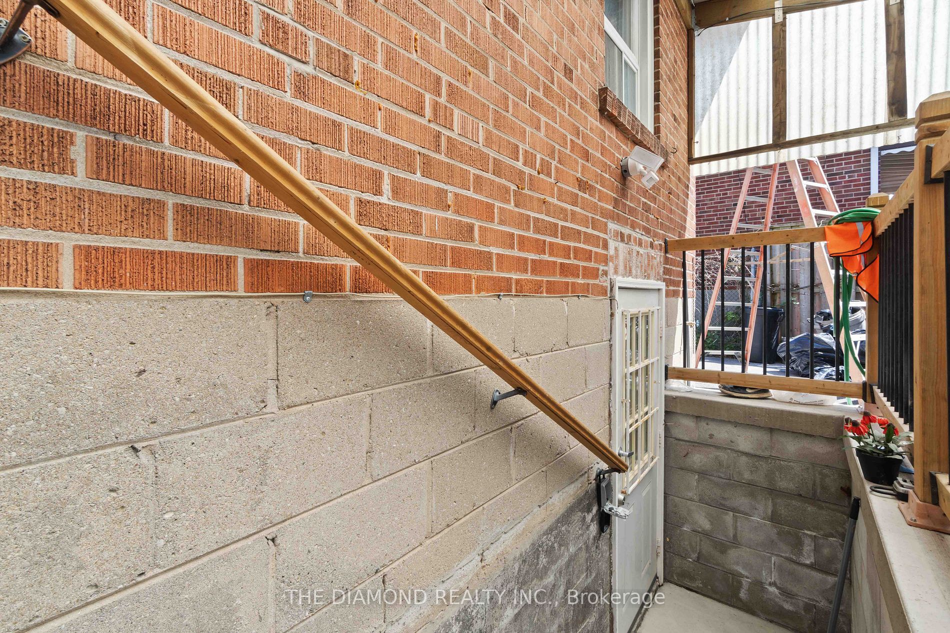 10 Compton Dr, #Bsmt
