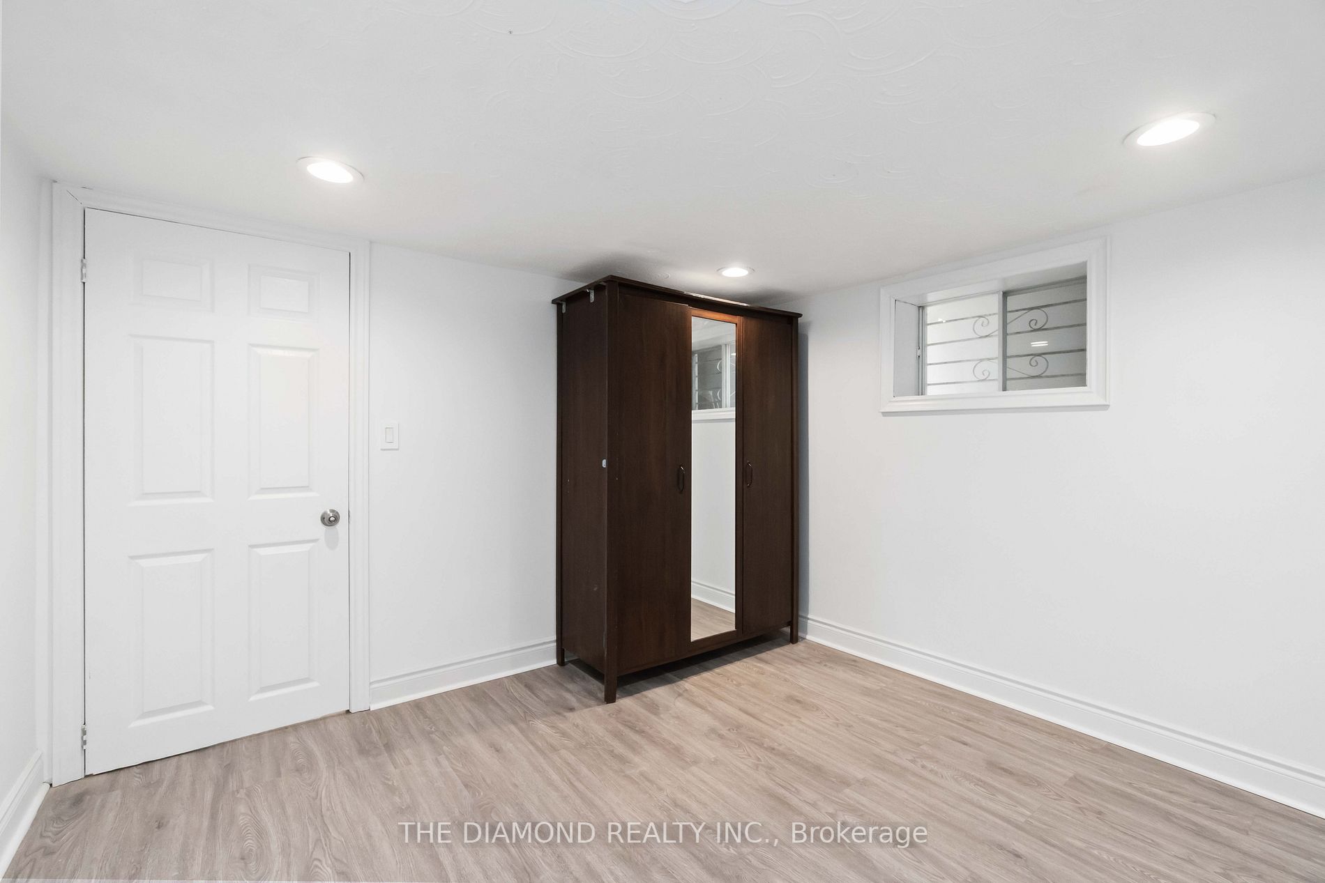 10 Compton Dr, #Bsmt