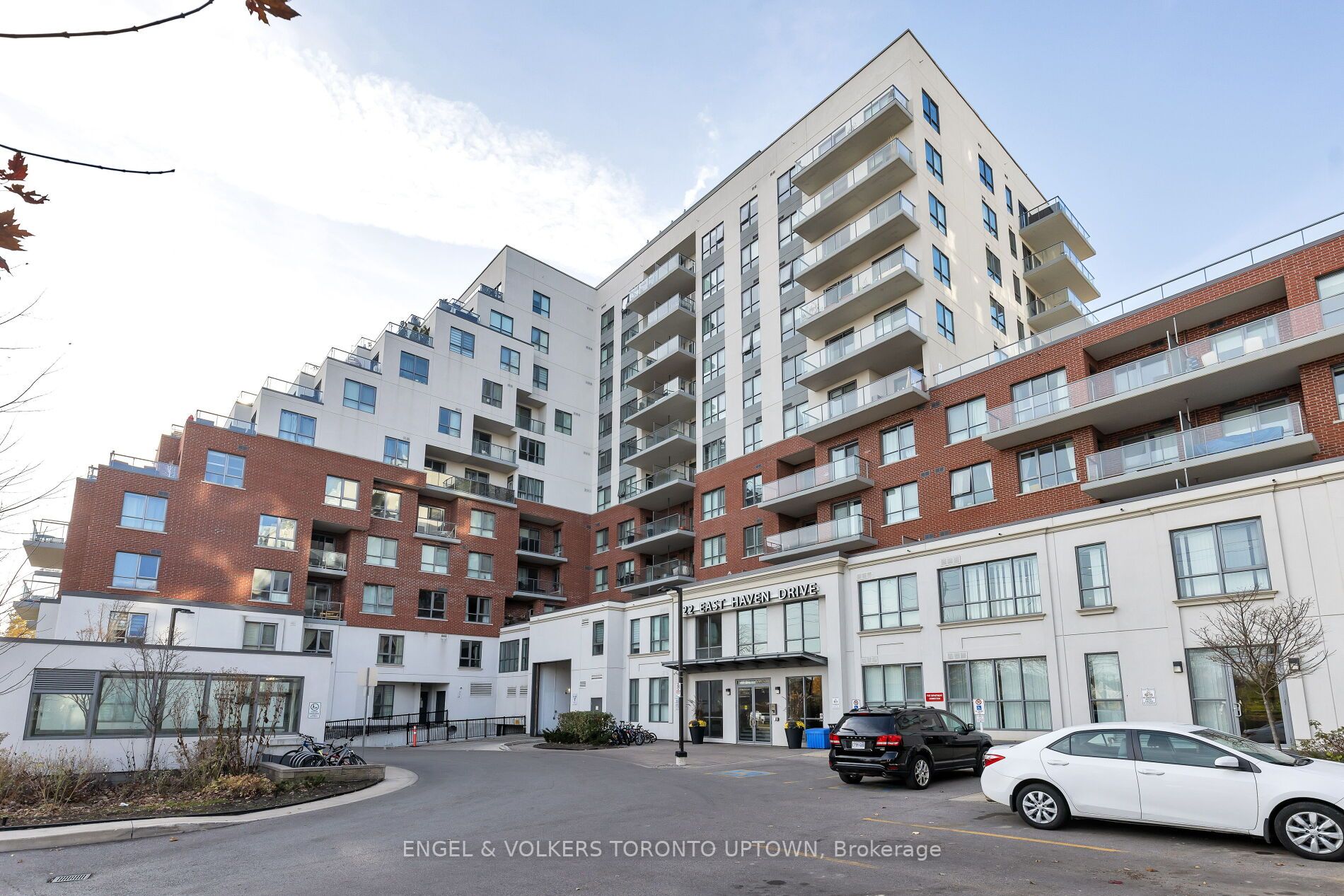 22 East Haven Dr, #815