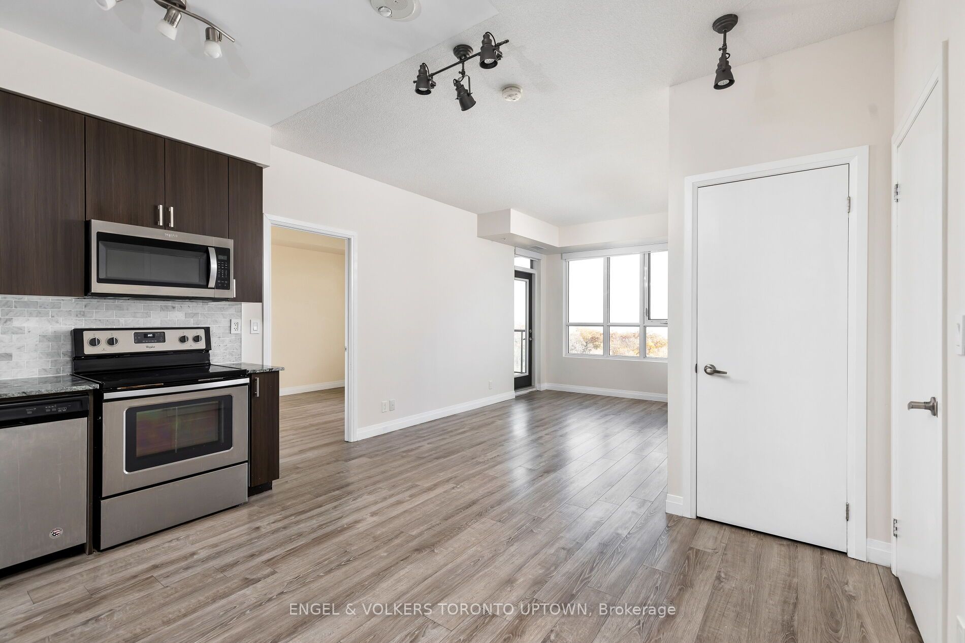 22 East Haven Dr, #815