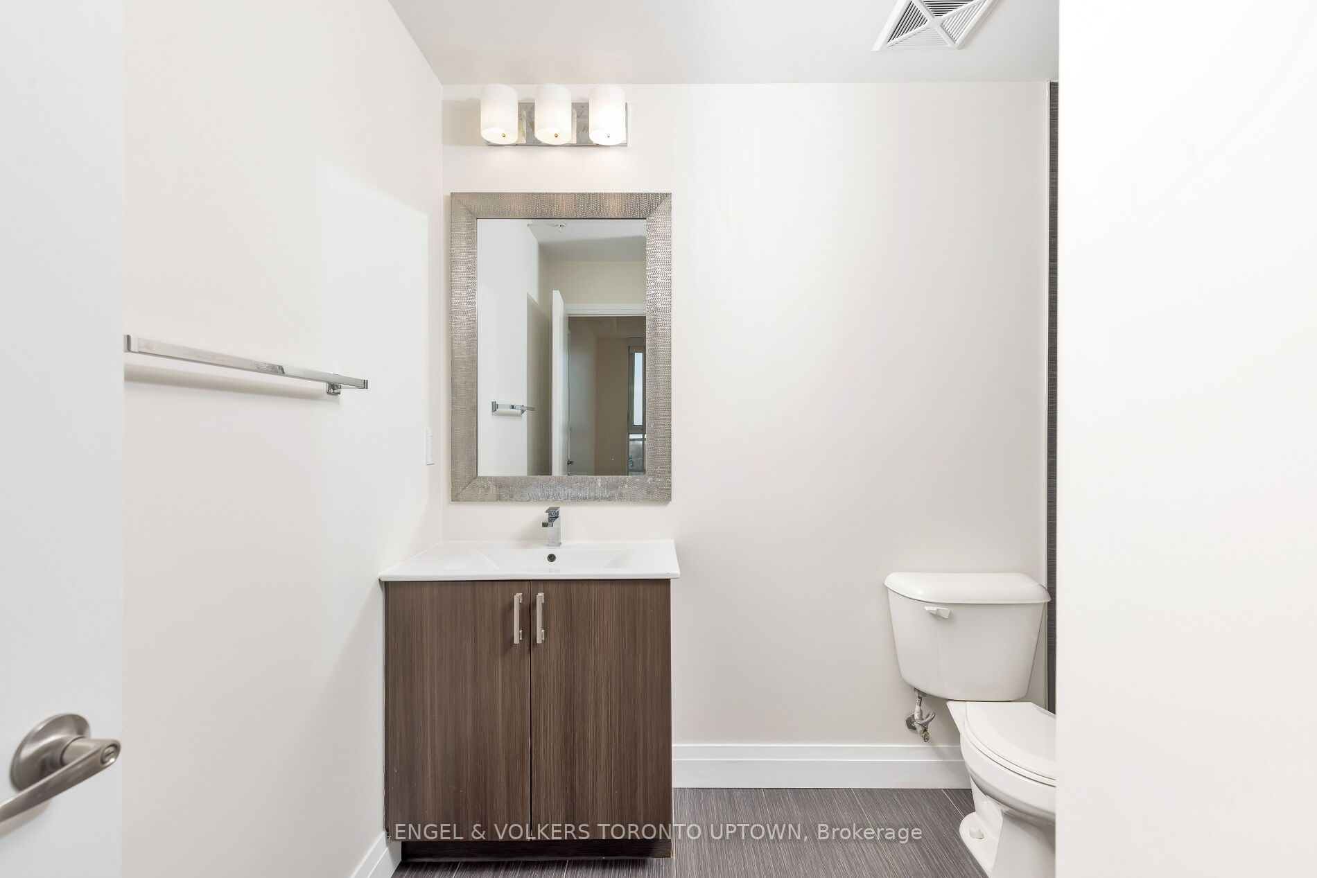 22 East Haven Dr, #815