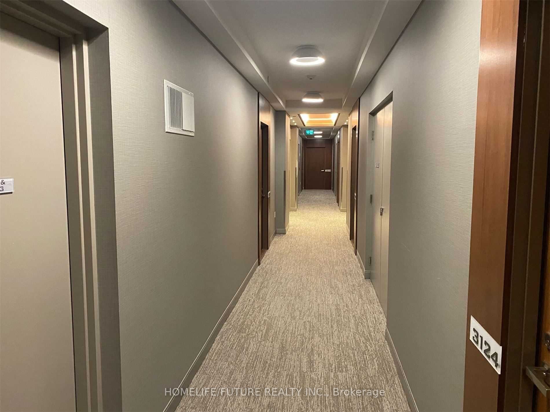 275 Village Green Sq, #3121