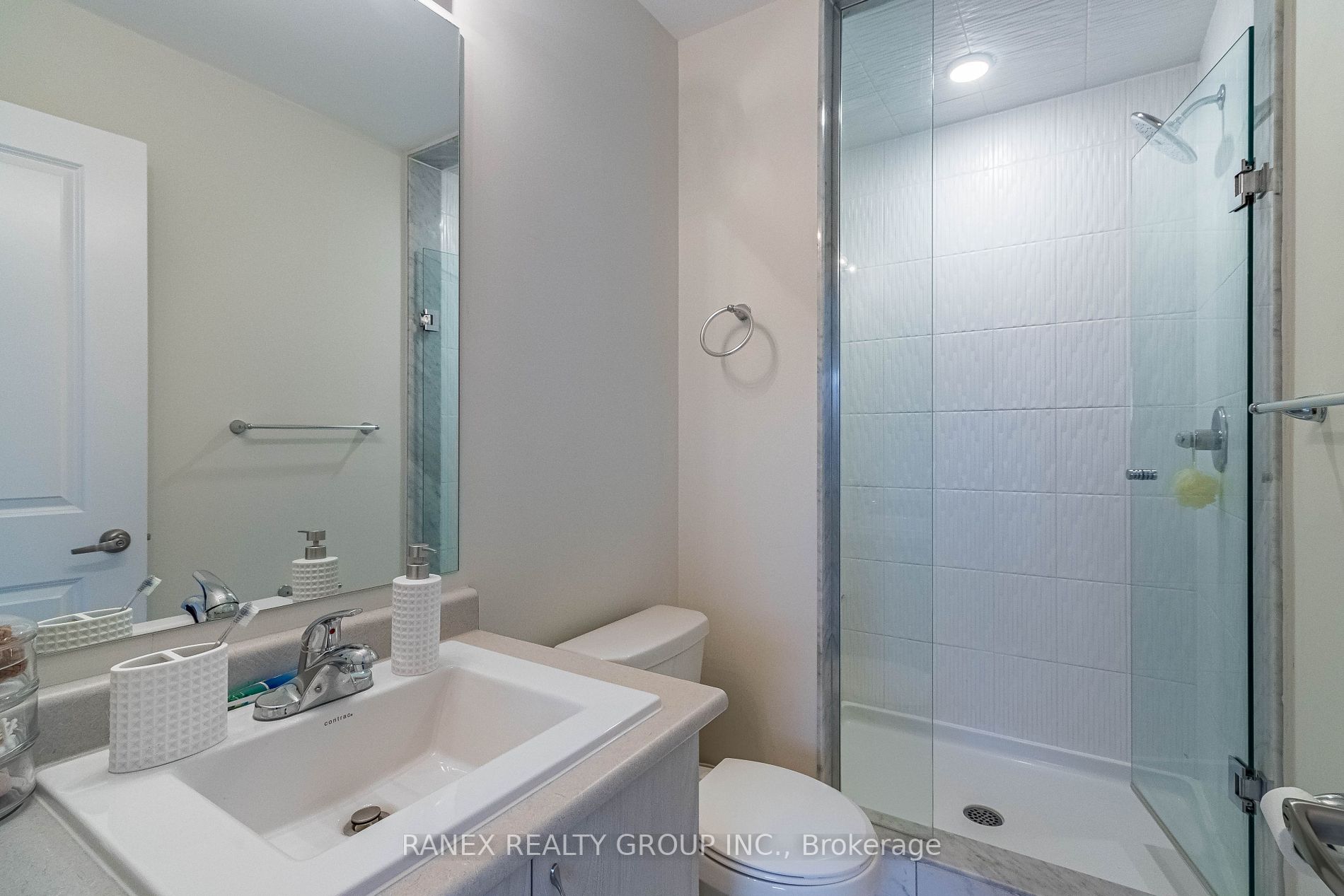2550 Castlegate Crossings Dr, #104