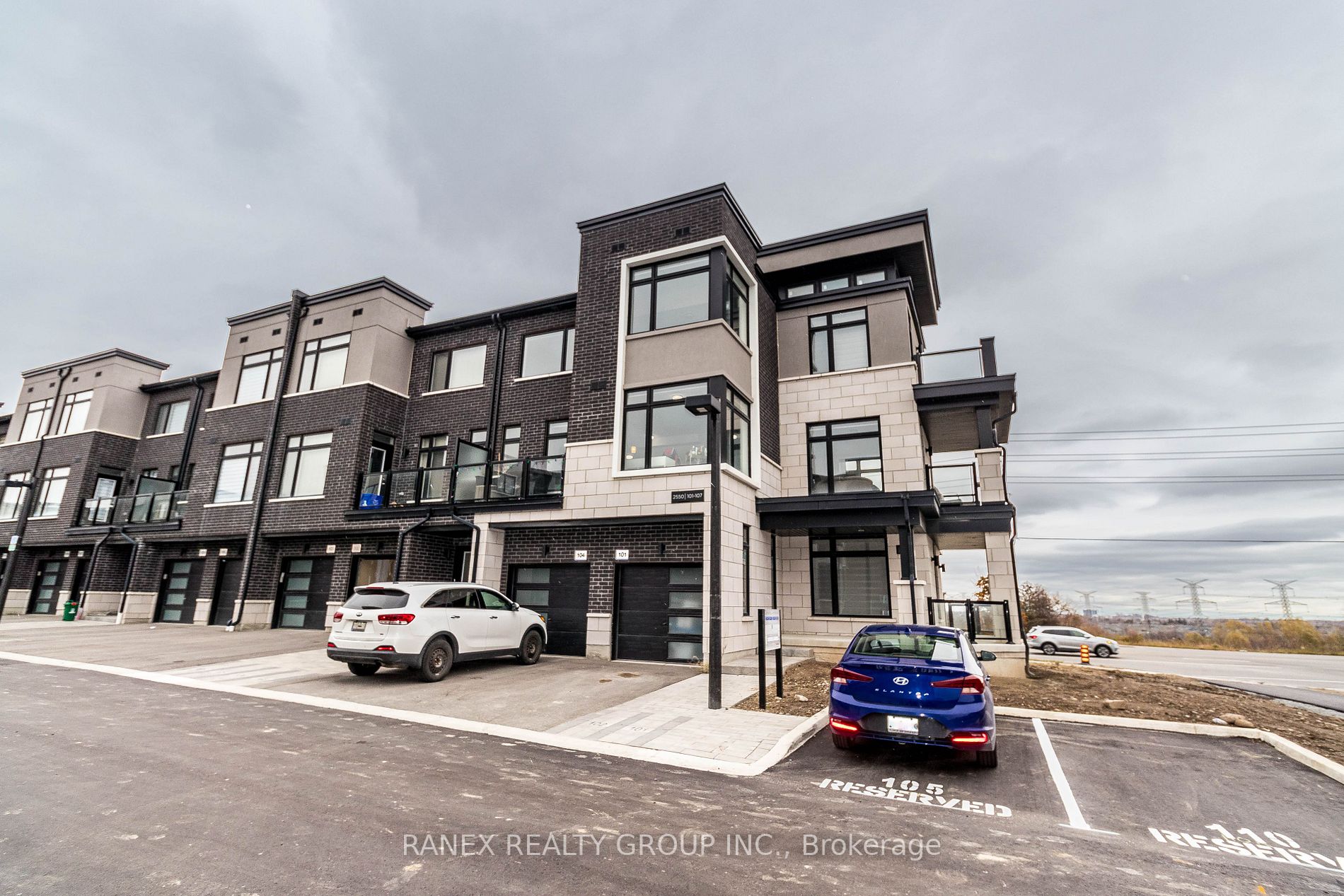2550 Castlegate Crossings Dr, #104
