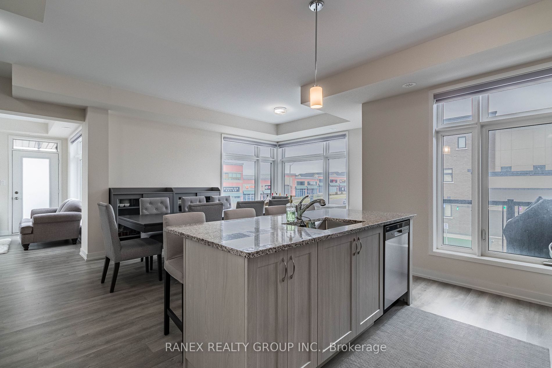 2550 Castlegate Crossings Dr, #104