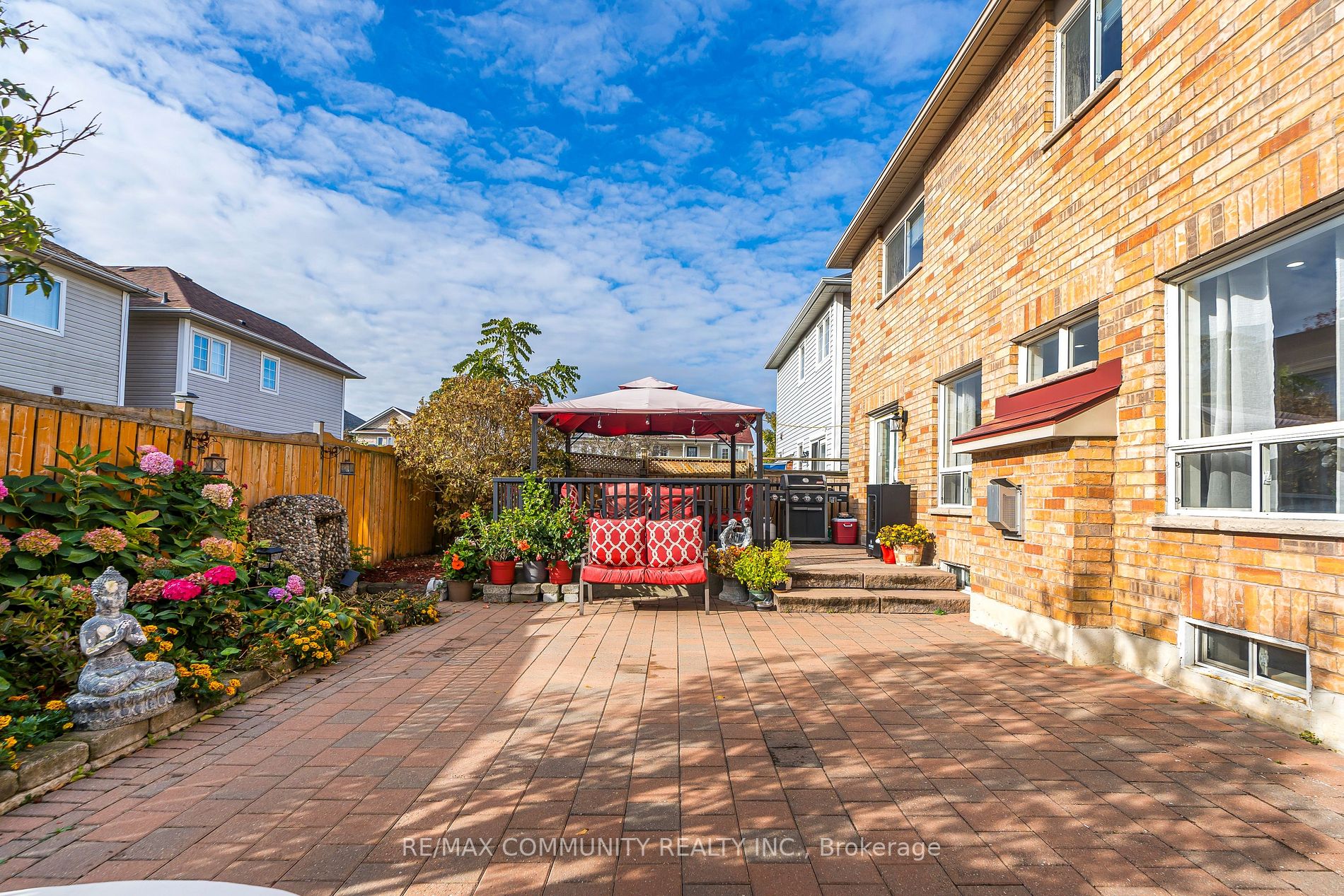 31 Greenhalf Dr