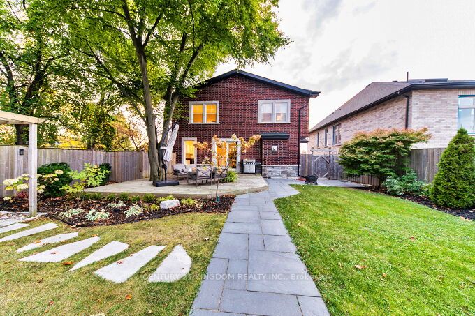 1445 Old Forest Rd