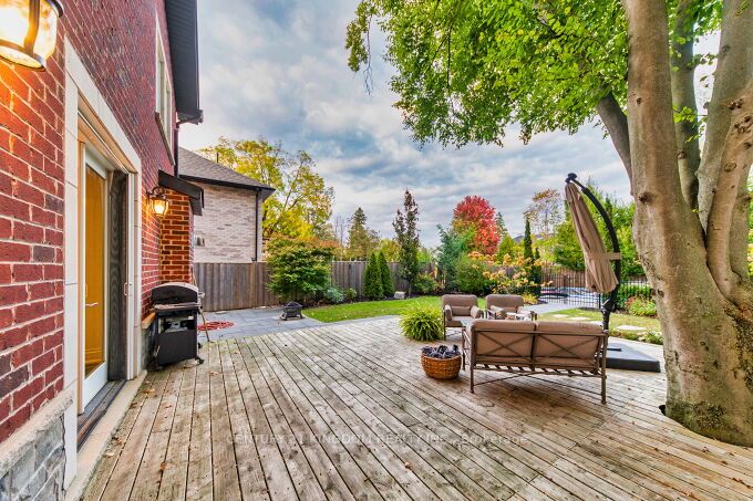 1445 Old Forest Rd