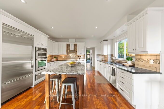 1445 Old Forest Rd