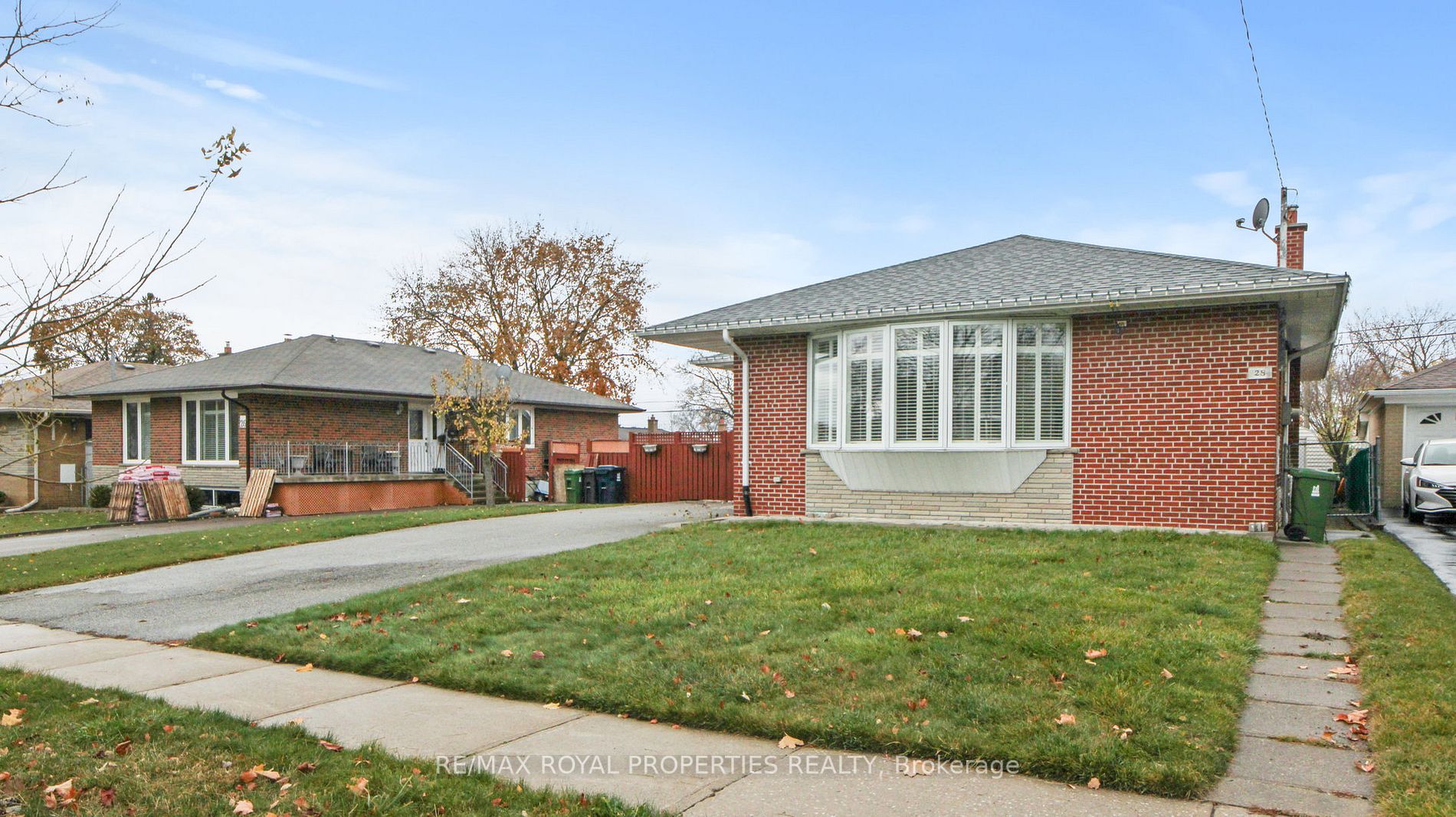 28 Chopin Ave, #Main