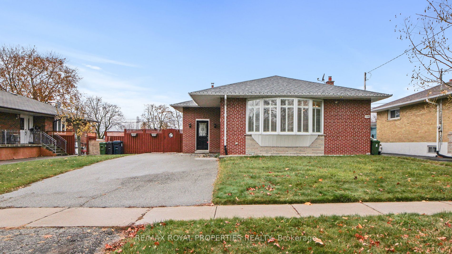 28 Chopin Ave, #Main