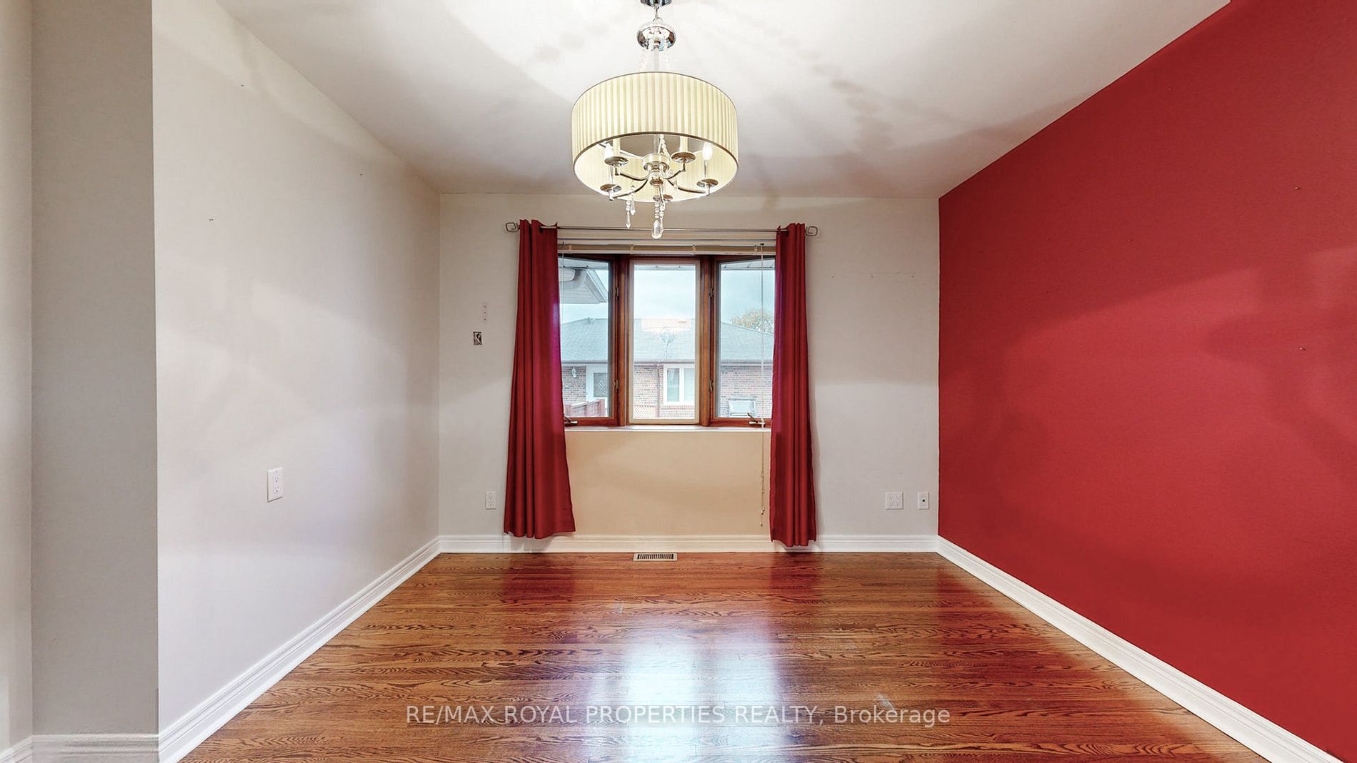 28 Chopin Ave, #Main