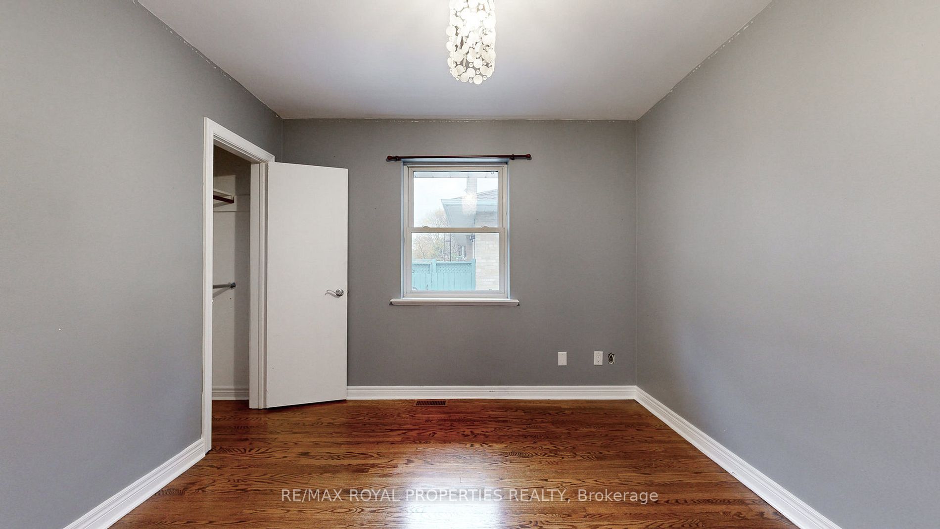 28 Chopin Ave, #Main