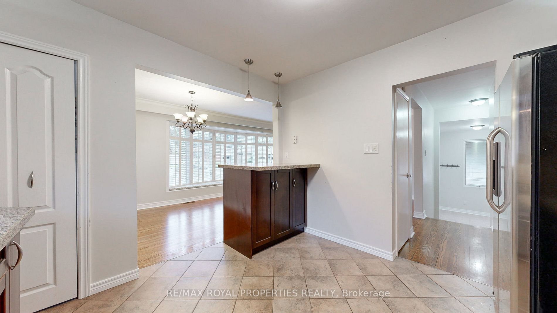 28 Chopin Ave, #Main