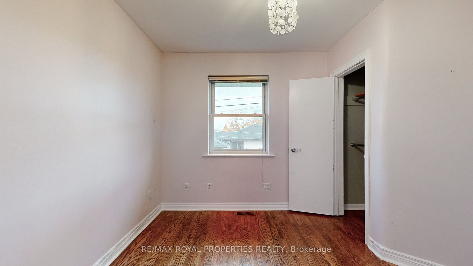 28 Chopin Ave, #Main