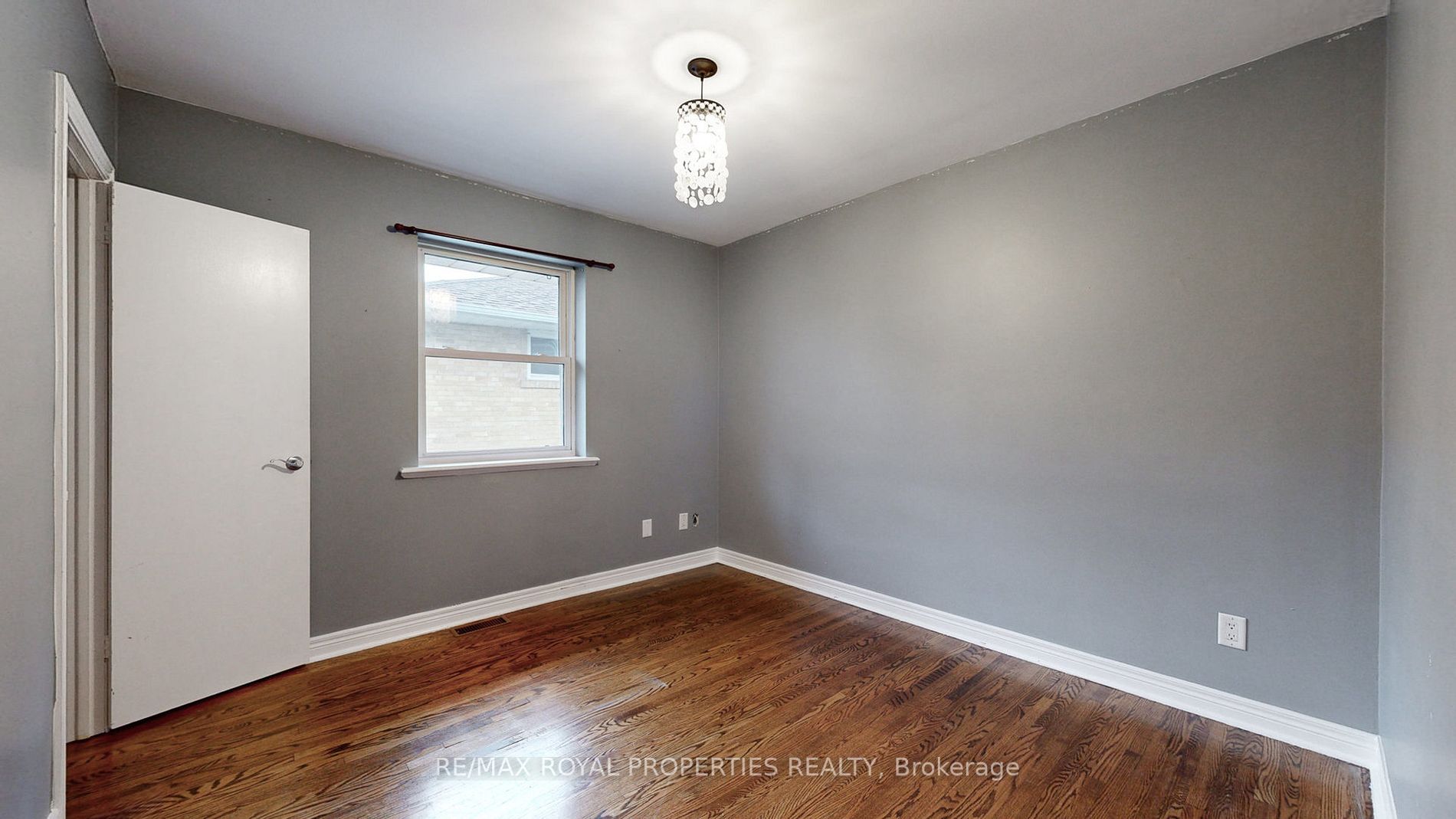 28 Chopin Ave, #Main