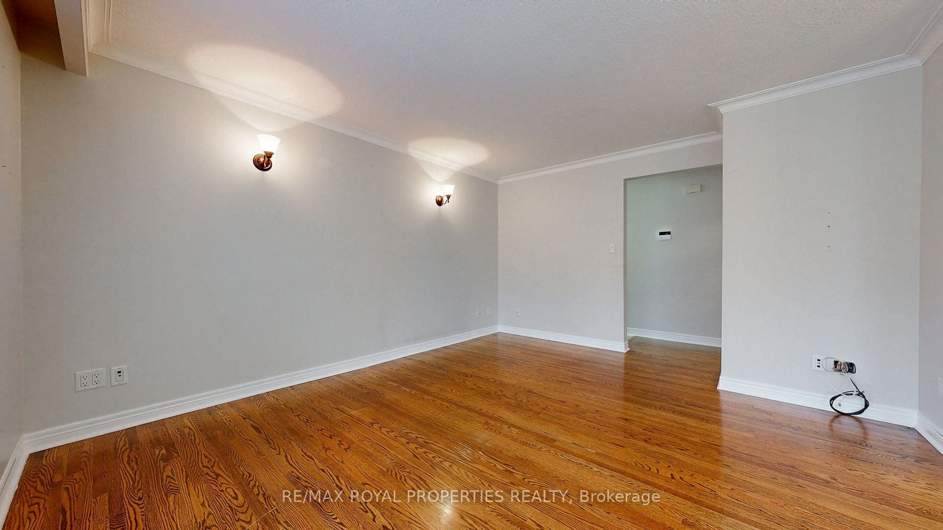 28 Chopin Ave, #Main