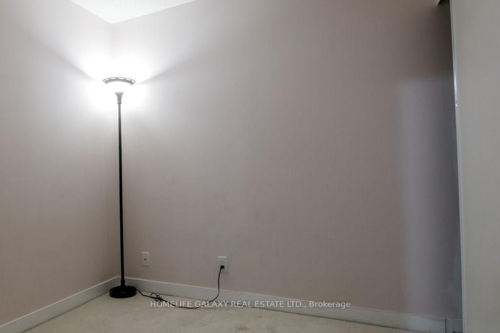 36 Lee Centre Dr, #2708