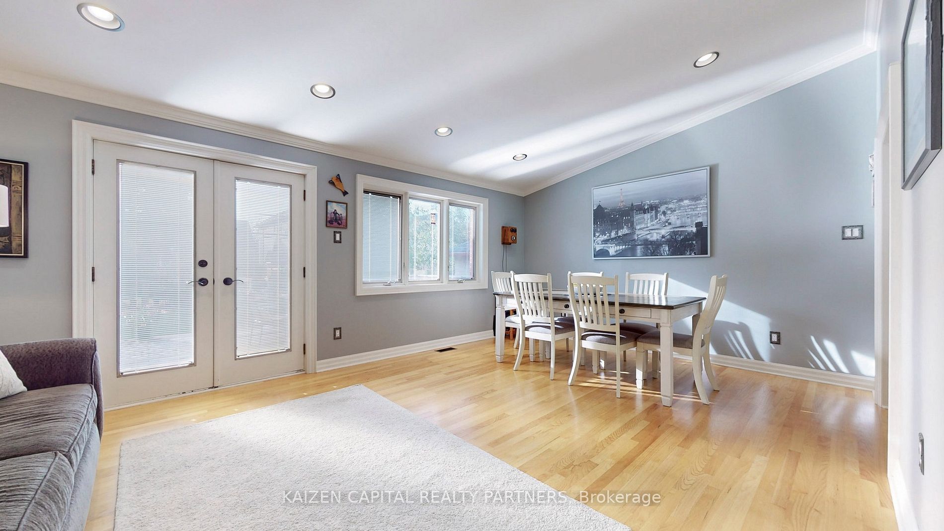 15 Stamford Sq N